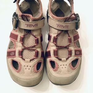 Teva Beige Pink Water Shoes Size 7M #6154